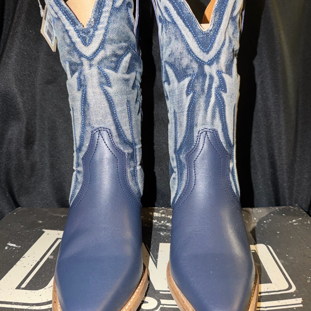 Dingo Women's Tipsy Blue and Tan Heeled Boots - New - Picture 4 of 9